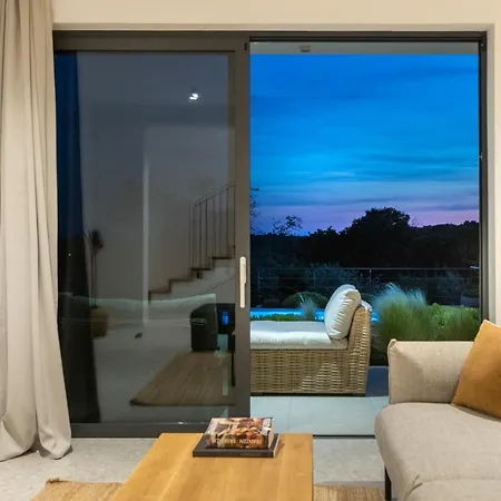 Sealine וילה פולה