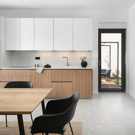 Sealine Βίλα Πούλα