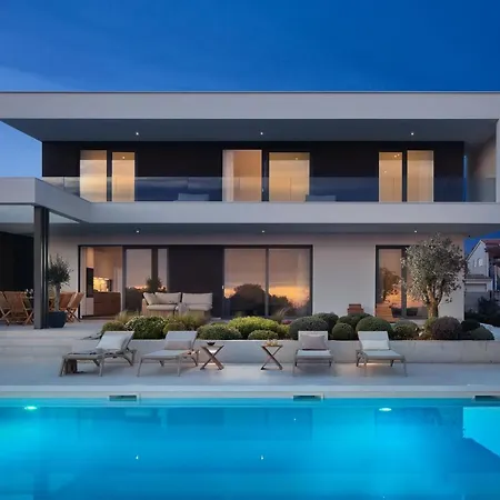 Βίλα Sealine Πούλα